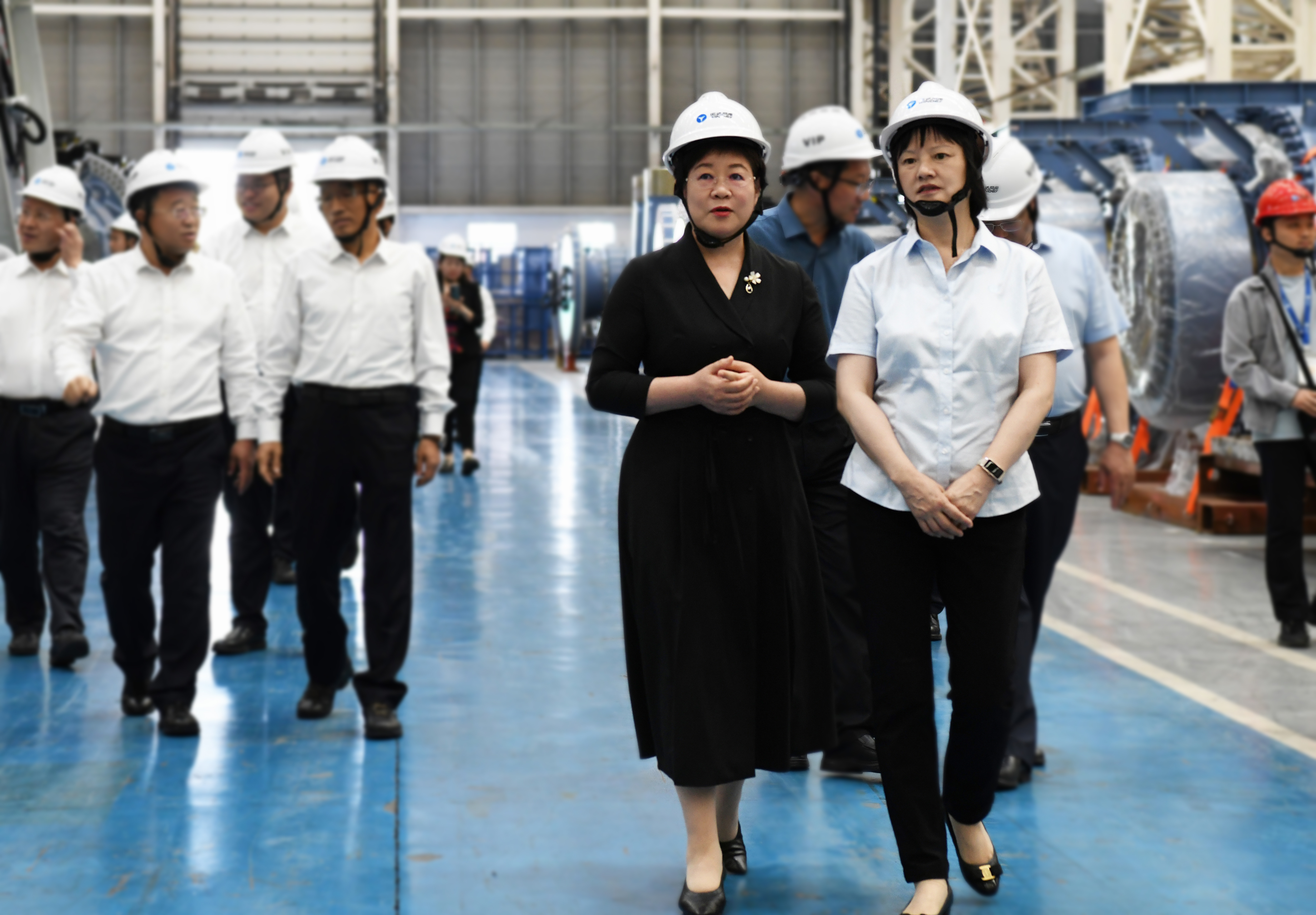 阿拉善盟盟委书记黄雅丽前往7790必发集团股份考察调研